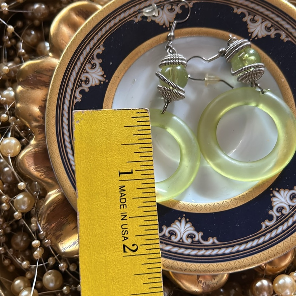 Vintage Chartreuse Loop Dangle Earrings - Picture 6 of 6